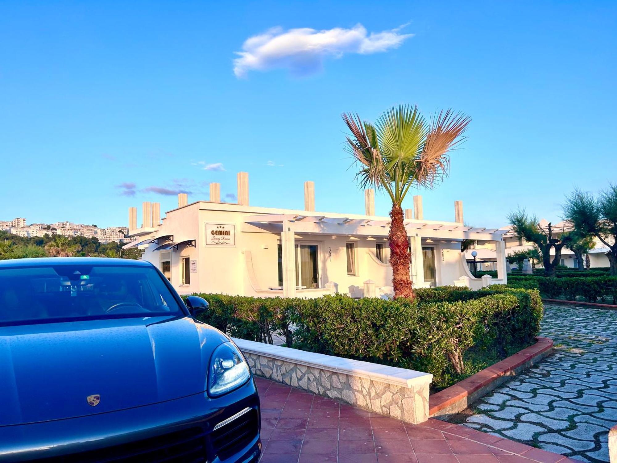 Gemini Luxury Rooms Peschici Esterno foto